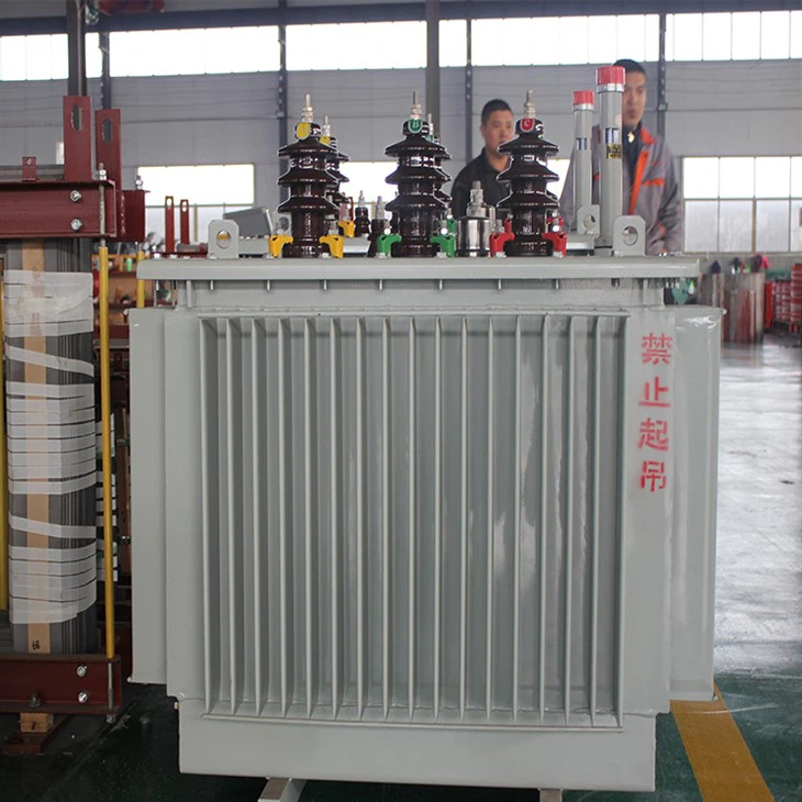 250 KVA монтиран на стълб разпределителен трансформатор